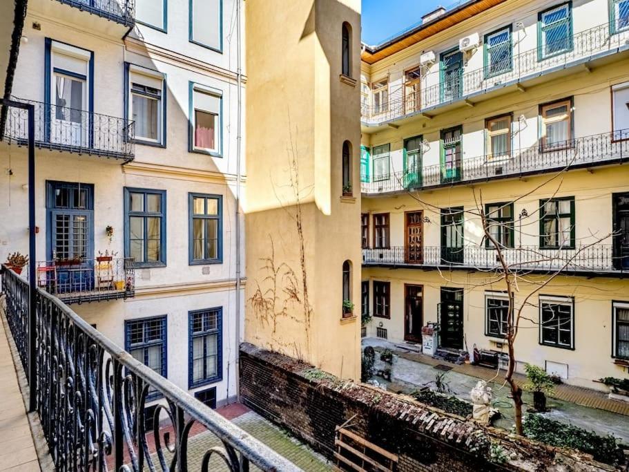 Sunshine Apartment - With Garage Budapest Eksteriør bilde